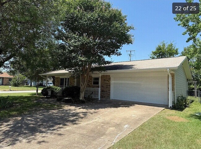 Building Photo - 1101 Taurus Cir