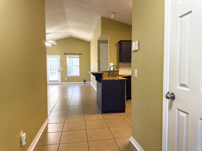 Building Photo - 9760 Seafarer's Way