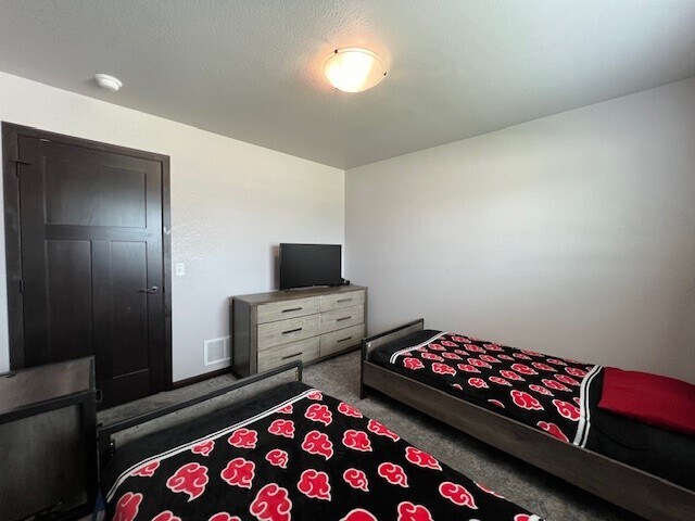 Building Photo - 557 Antietam Dr