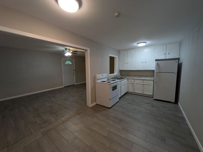 Building Photo - 2306 Butler Dr