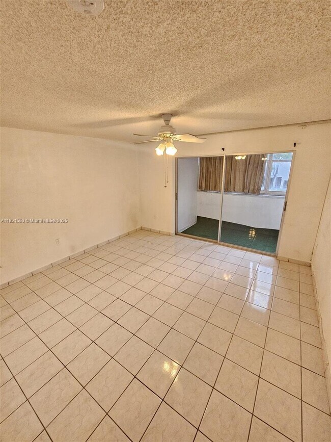 Building Photo - 1555 W 44th Pl