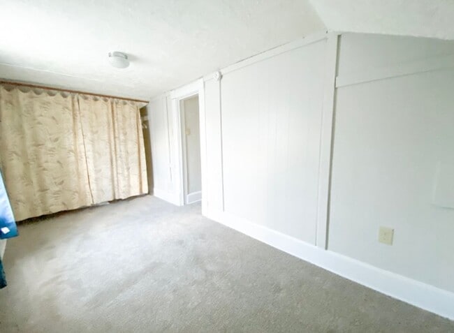 Building Photo - Italian Estates Property Management