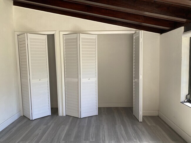 Building Photo - 1101 Bay Dr