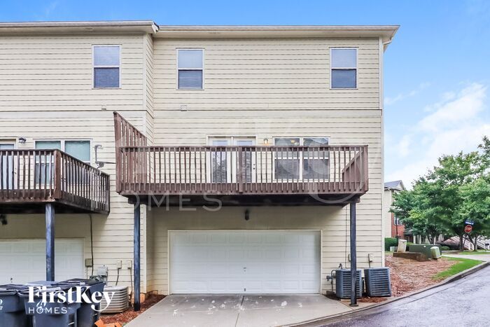 Building Photo - 850 Riverdance Dr