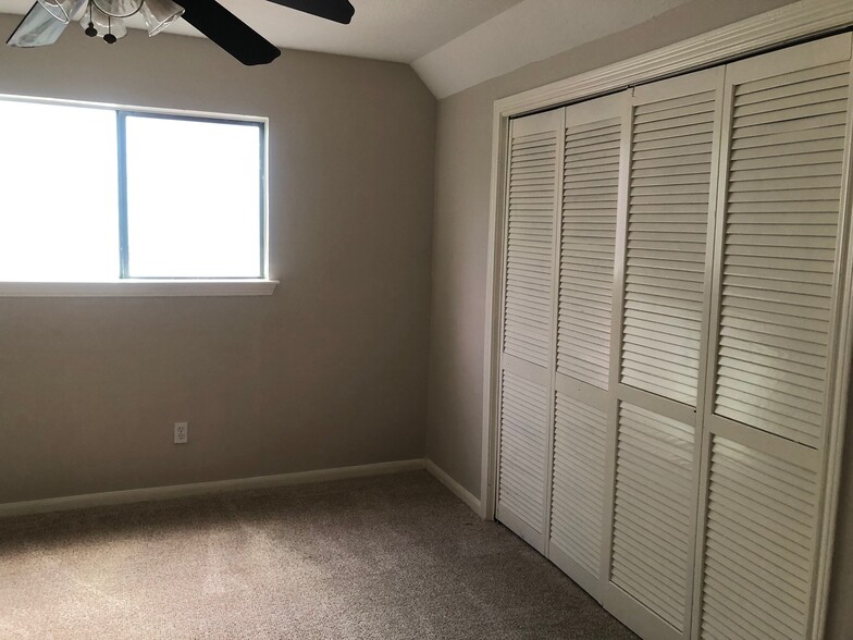 Upstairs Bedroom #3 - 10019 Golden Sunshine Dr