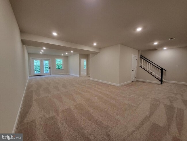 Building Photo - 1617 Phillips Dr