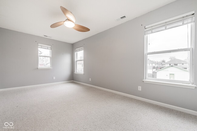 Building Photo - 2525 Central Ave