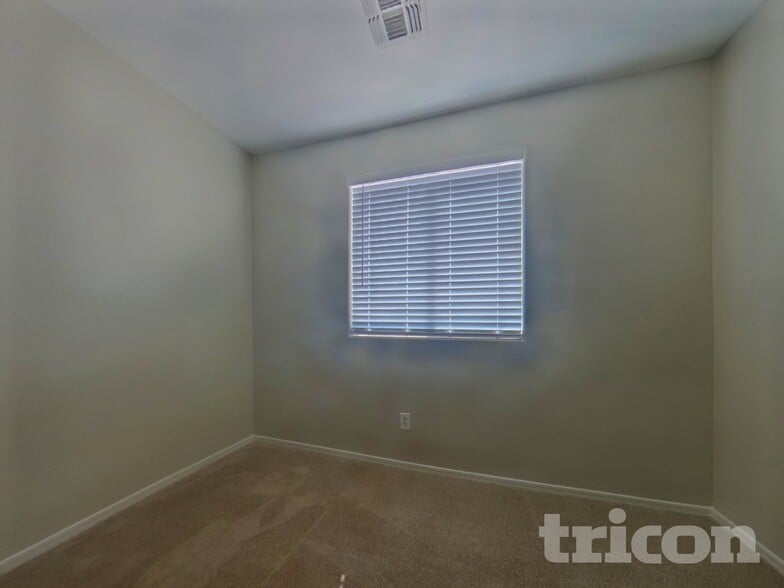 Building Photo - 4442 W Apollo Rd