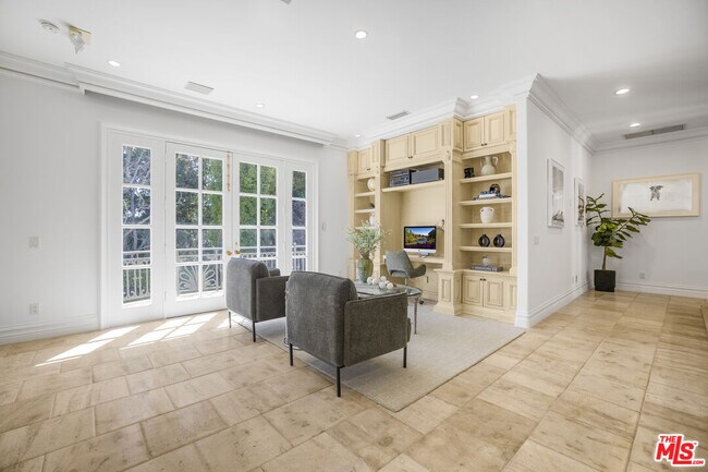 Building Photo - 9742 Wendover Dr