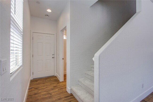 Building Photo - 305 Via Franciosa Dr