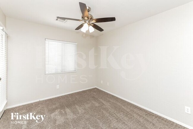 Building Photo - 10726 Arusha Ave