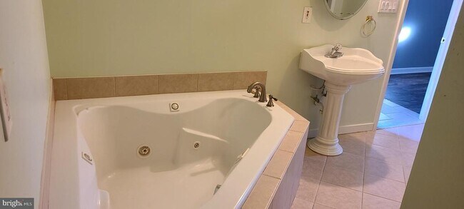 Building Photo - 15309 Lions Den Rd