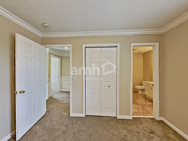 Building Photo - 107 Edgewater Pl