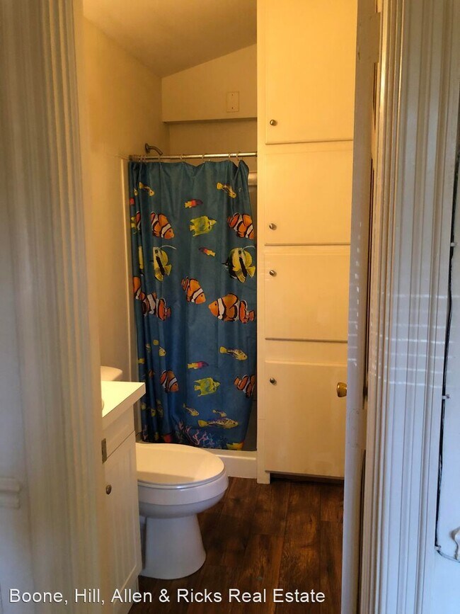 Building Photo - 220 Forest Hill Ave