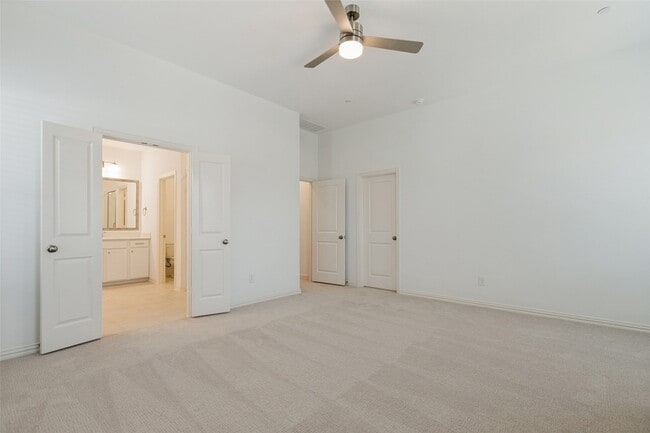 Building Photo - 4766 Lunker St