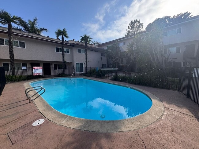 Building Photo - Coastal Condo for Rent in Del Mar – Beachside Living at Its Best