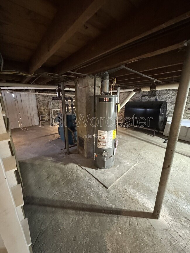 Building Photo - 161 Lincoln St