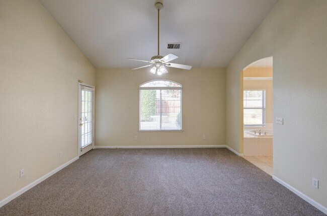 Building Photo - 139 Athens Ave