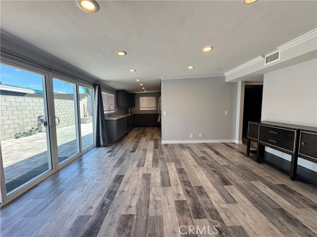 Building Photo - 1516 E Cyrene Dr