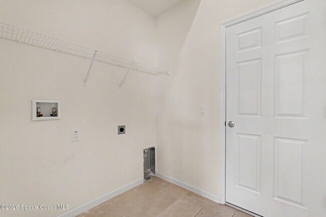 Building Photo - 374 Evergreen St NE