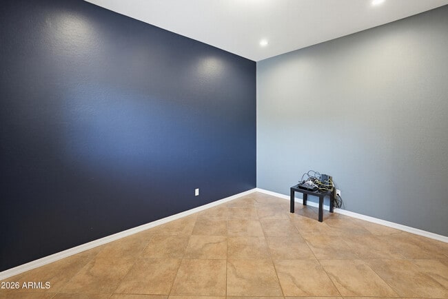 Building Photo - 1735 W Aloe Vera Dr