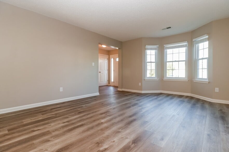 Building Photo - 7210 Mahogany Dr