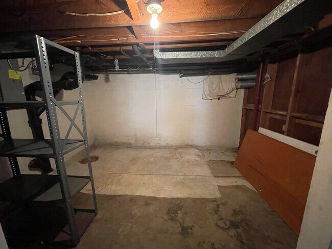 Building Photo - 9 Winston Ave