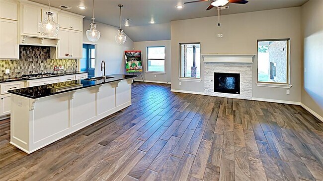 Building Photo - 2409 Ryder Dr