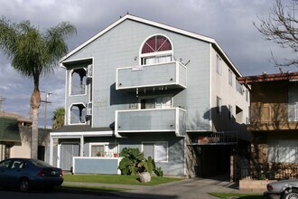 Building Photo - 1128 Stanley Avenue