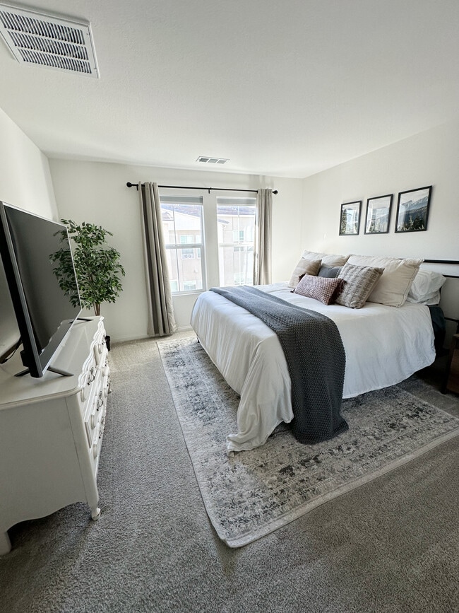 Building Photo - 365 Fitzpatrick Rd