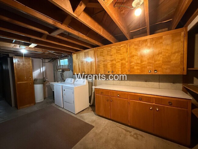 Building Photo - Now Available: Spacious 4-Bed, 2-Bath Home in Town & Country