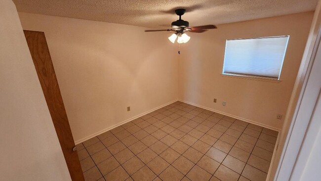 Building Photo - 8511 Woodstone Dr