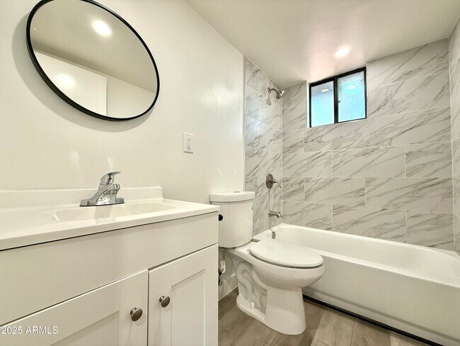 Building Photo - 4119 N 11th Ave