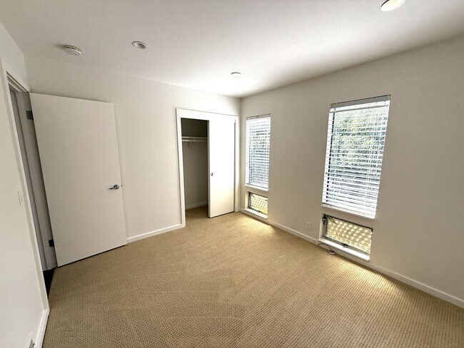 Building Photo - UNIQUE THREE BEDROOM TWO BATH MODERNIST MILL VALLEY HOME