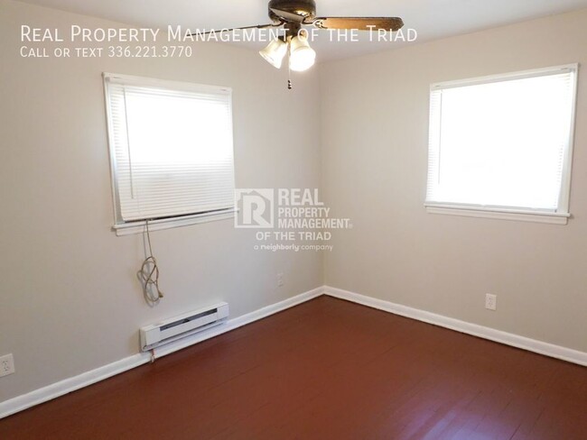 Building Photo - Move in Special! - Cozy 1 Bedroom/1 Bath i...