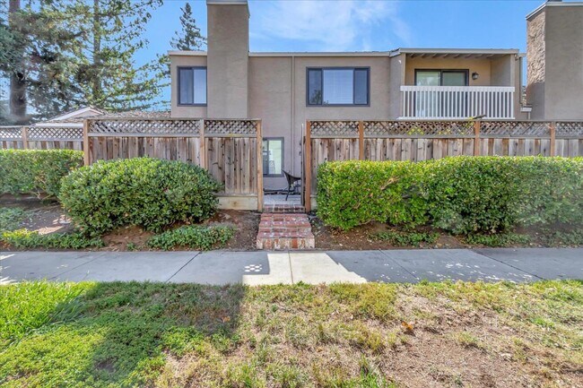 Building Photo - 6640 Bunker Hill Ct