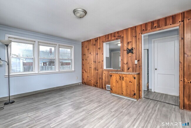 Building Photo - 106 Higbie Dr