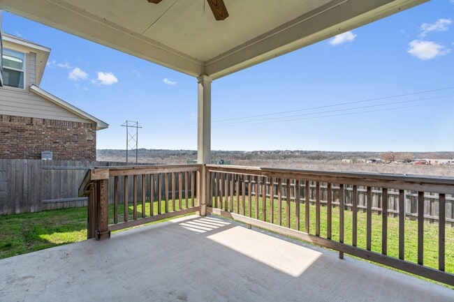 Building Photo - 466 Spinnaker Loop