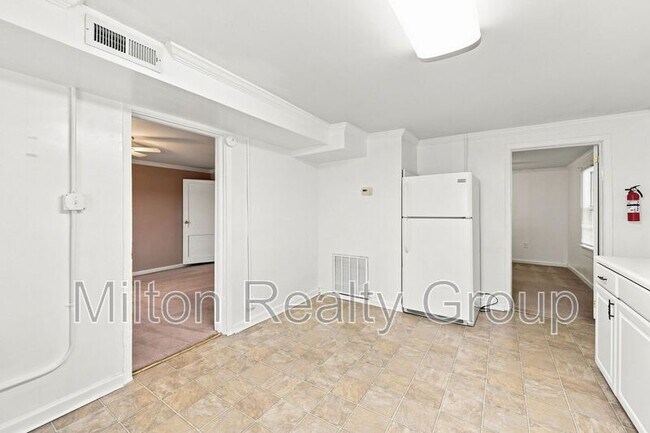 Building Photo - 101 E Woodall St