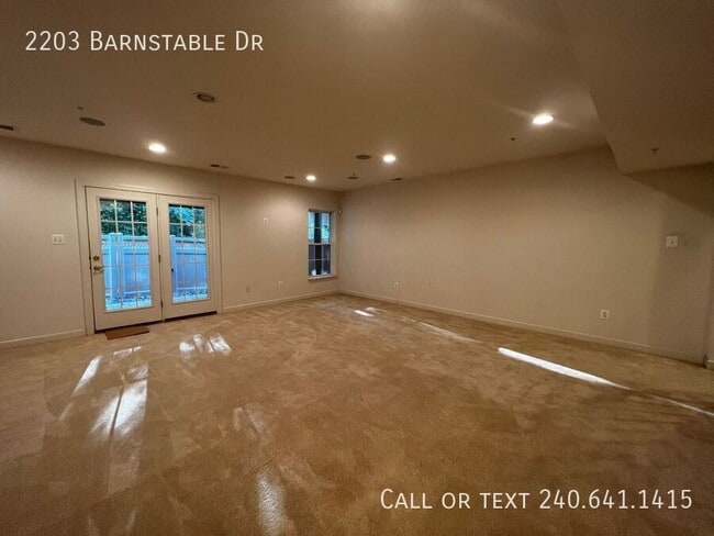 Building Photo - 2203 Barnstable Dr