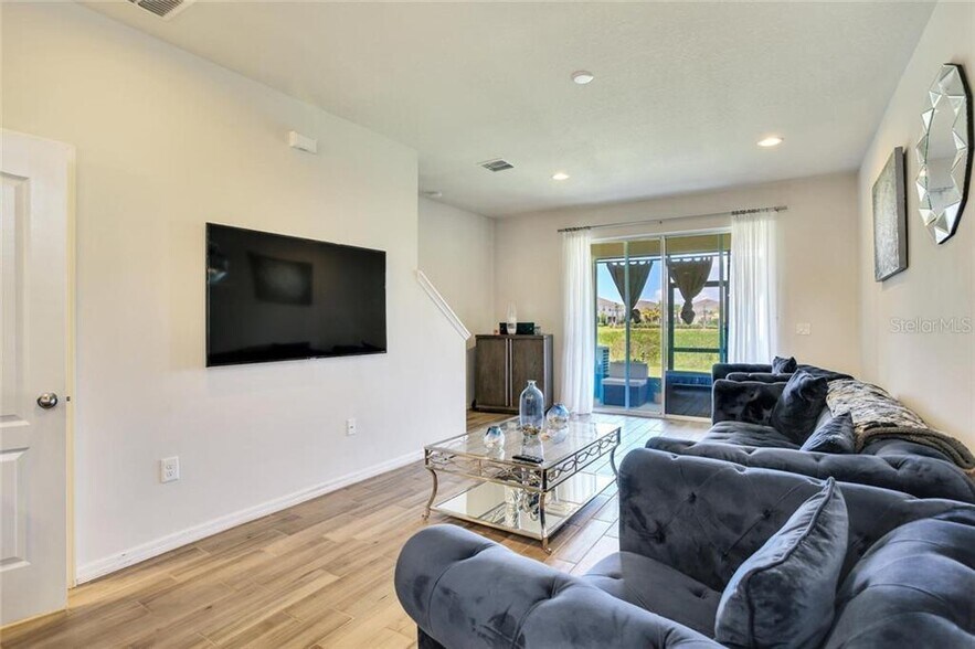 LIVING - 10958 Verawood Dr