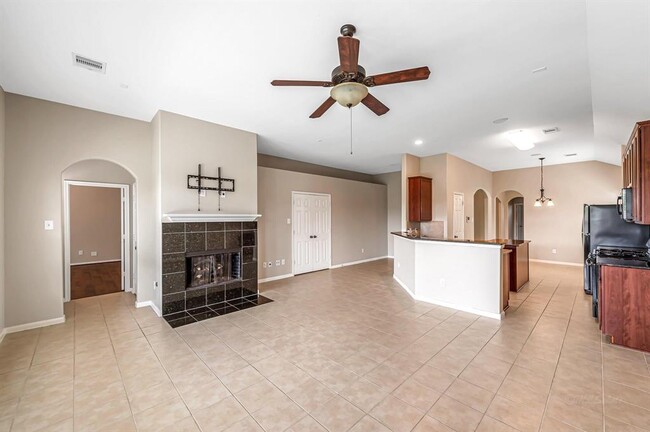 Building Photo - 27523 Huggins Crest Ct