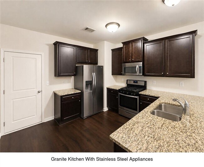 Building Photo - 3432 Castleberry Village Cir