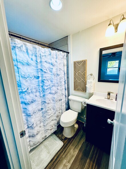 Building Photo - 401 Cedar Lane Rd