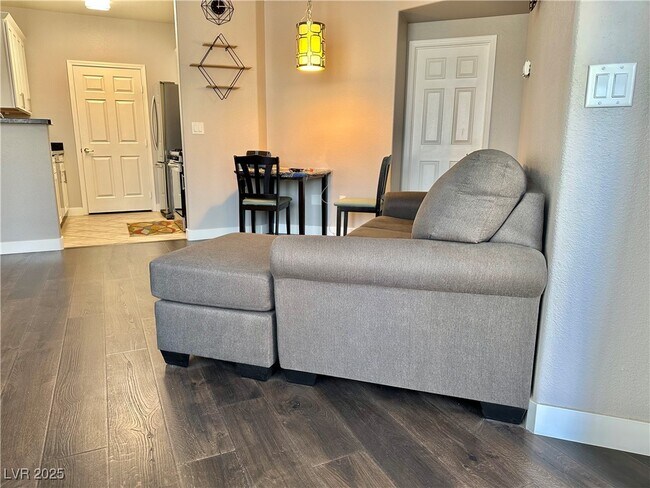 Building Photo - 7119 S Durango Dr