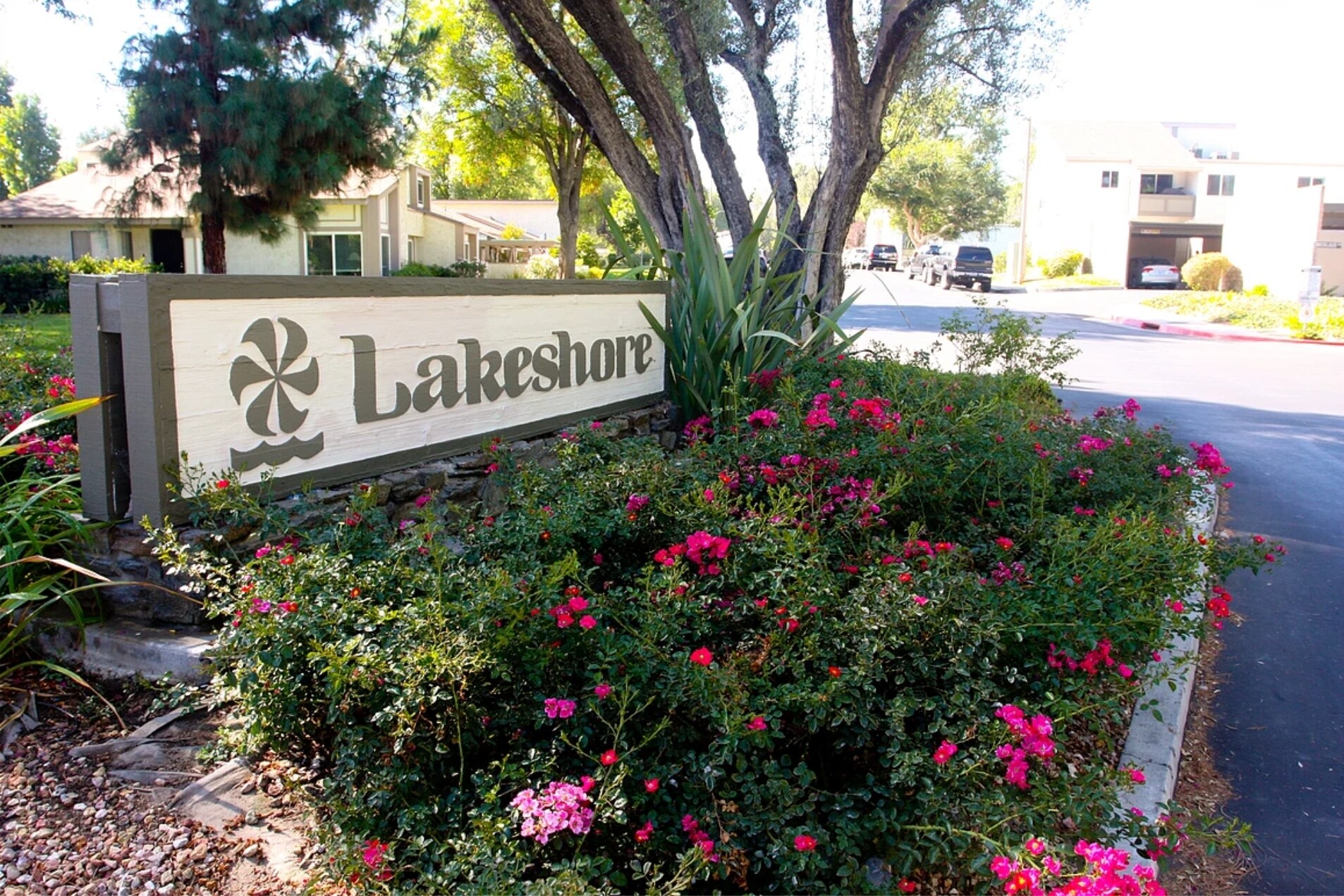 Building Photo - 24518 Nicklaus Dr