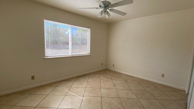 Building Photo - Very Spacious West Lancaster Home