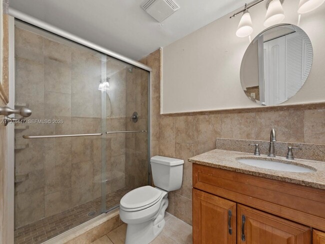 Building Photo - 6900 N Kendall Dr