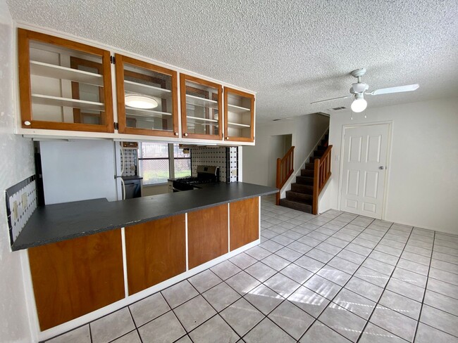 Building Photo - 30th-407 E