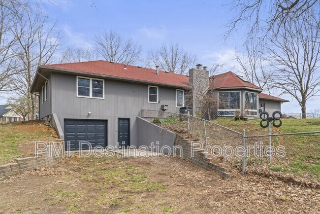 Building Photo - 2081 Willow Ln